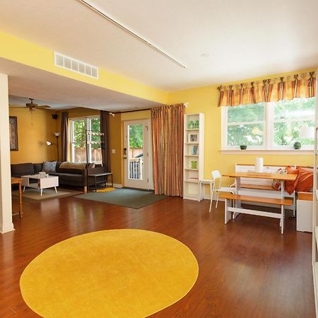 Home Steps From Oberlin מראה חיצוני תמונה